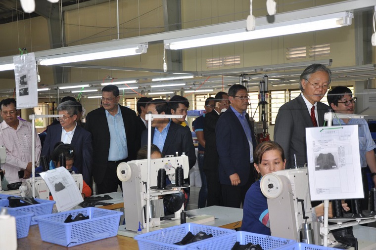The group visited a shoe factory at the Bavet Industrial Park. Photo: ADB Cambodia Resident Mission.